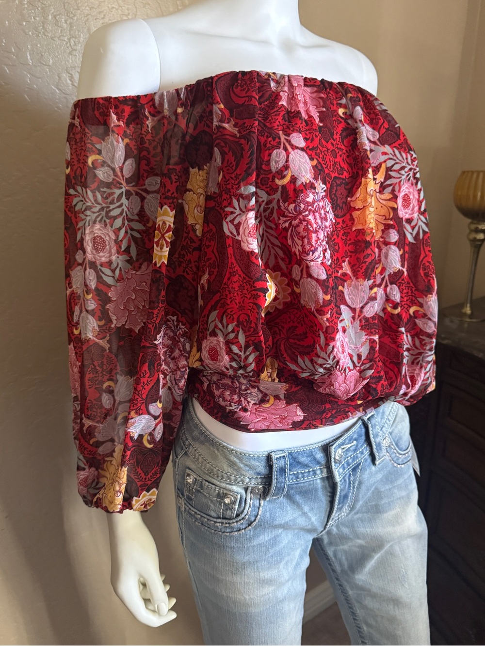 Guess burgundy top medium